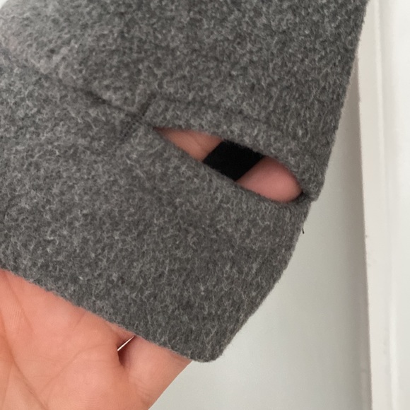 Comfy Gray Cardigan/Pullover with Pockets and Thumbholes! - Picture 3 of 4